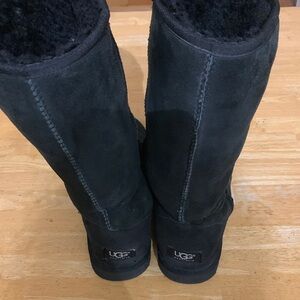 UGG Classic Women's Black Winter Boots
